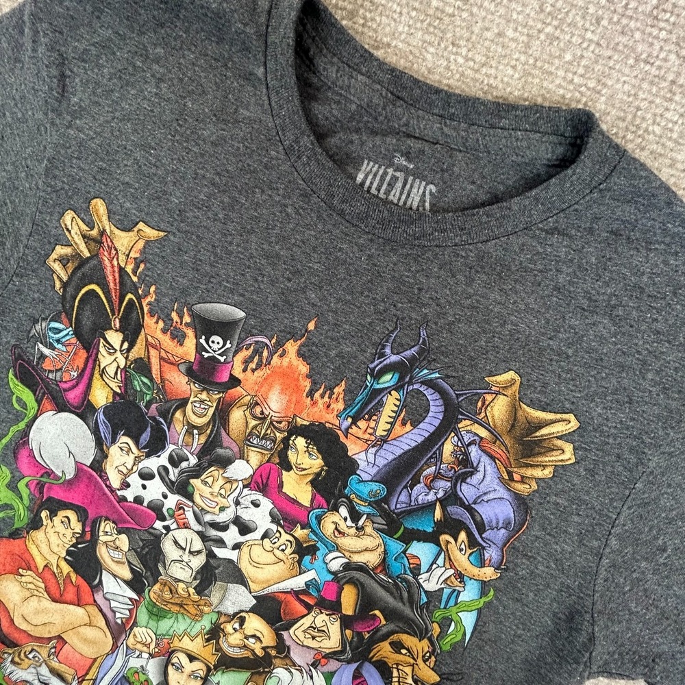 Disney Villains T-Shirt Mens Small Charcoal Gray Cotton Graphic Print Pullover